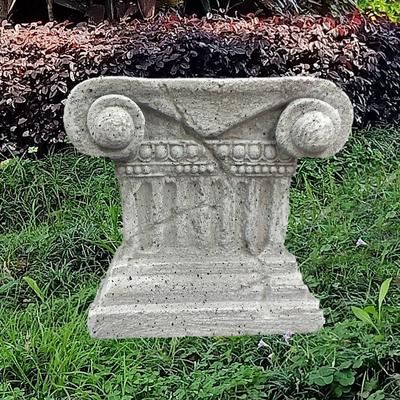 Hot sale square shaped column aged roman pillar garden decoration