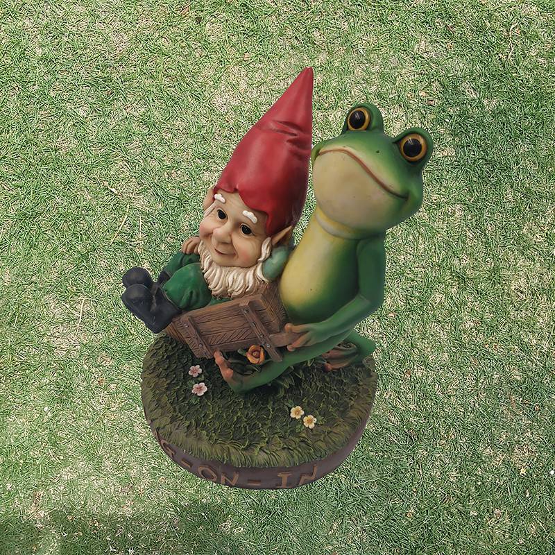 China wholesale garden statues custom resin frog with gnome on wagon outdoor decoration